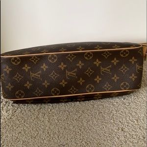 Louis Vuitton purse